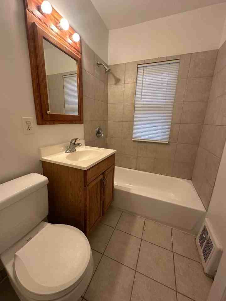 10015 S Princeton Ave - Photo 4 of 8