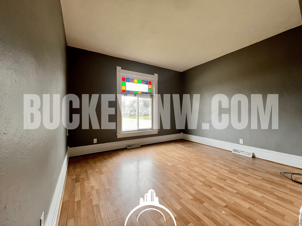 660 E Broadway St - Photo 3 of 16