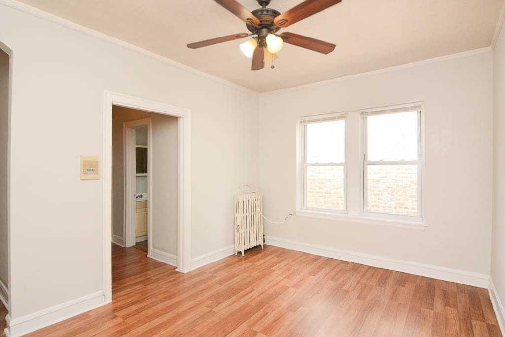 2827 N Burling St #308 - Photo 5 of 15
