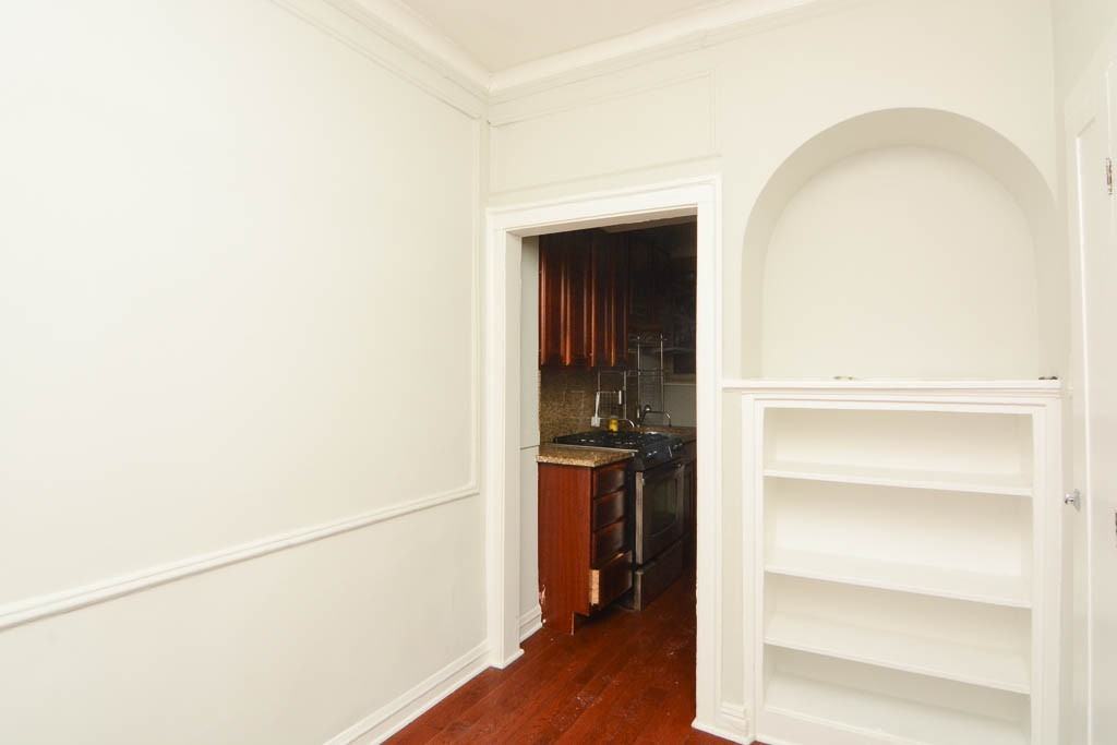 SURF + BROADWAY #G - Photo 7 of 21