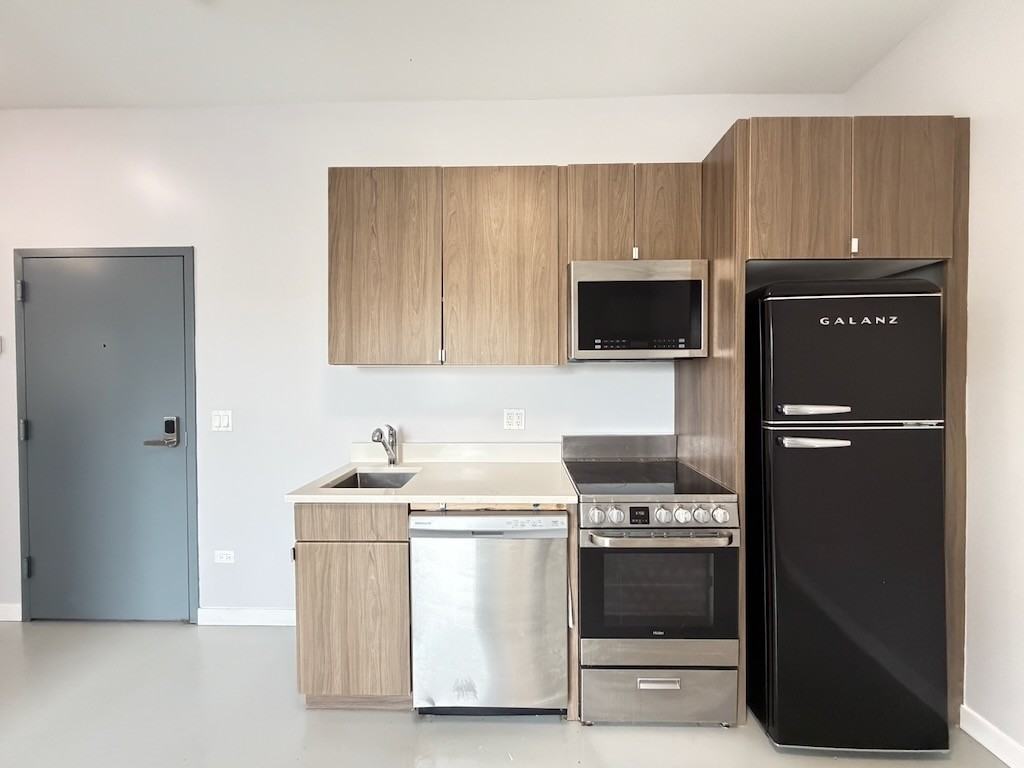 4700 N Racine Ave #302 - Photo 2 of 21