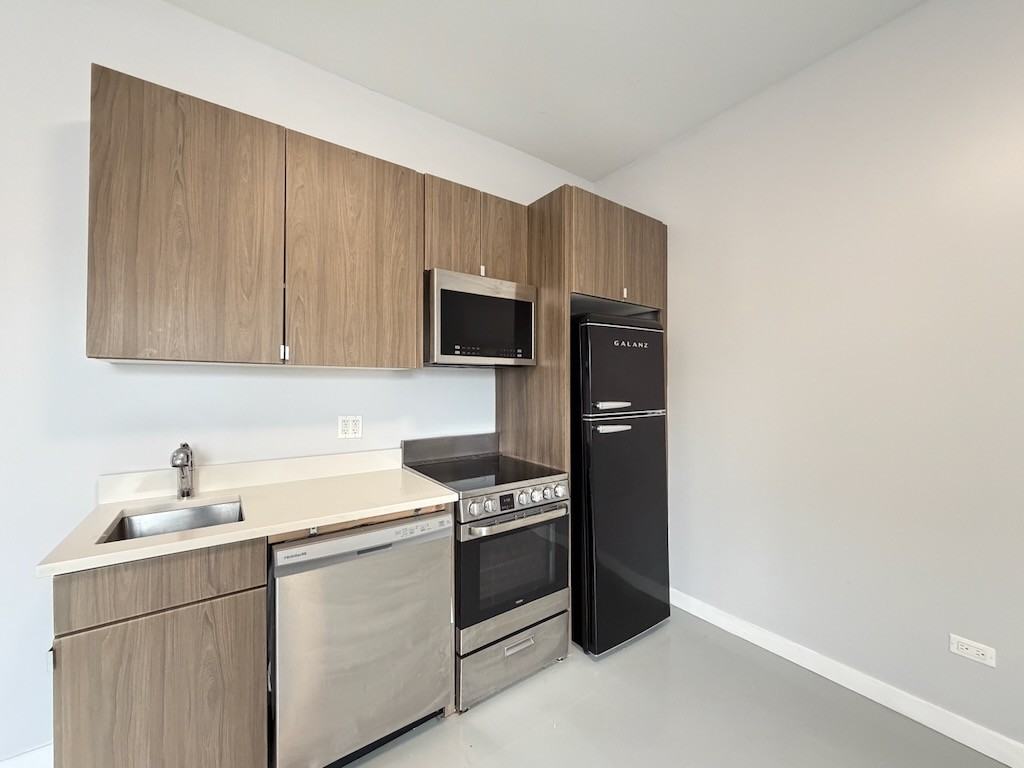 4700 N Racine Ave #302 - Photo 3 of 21