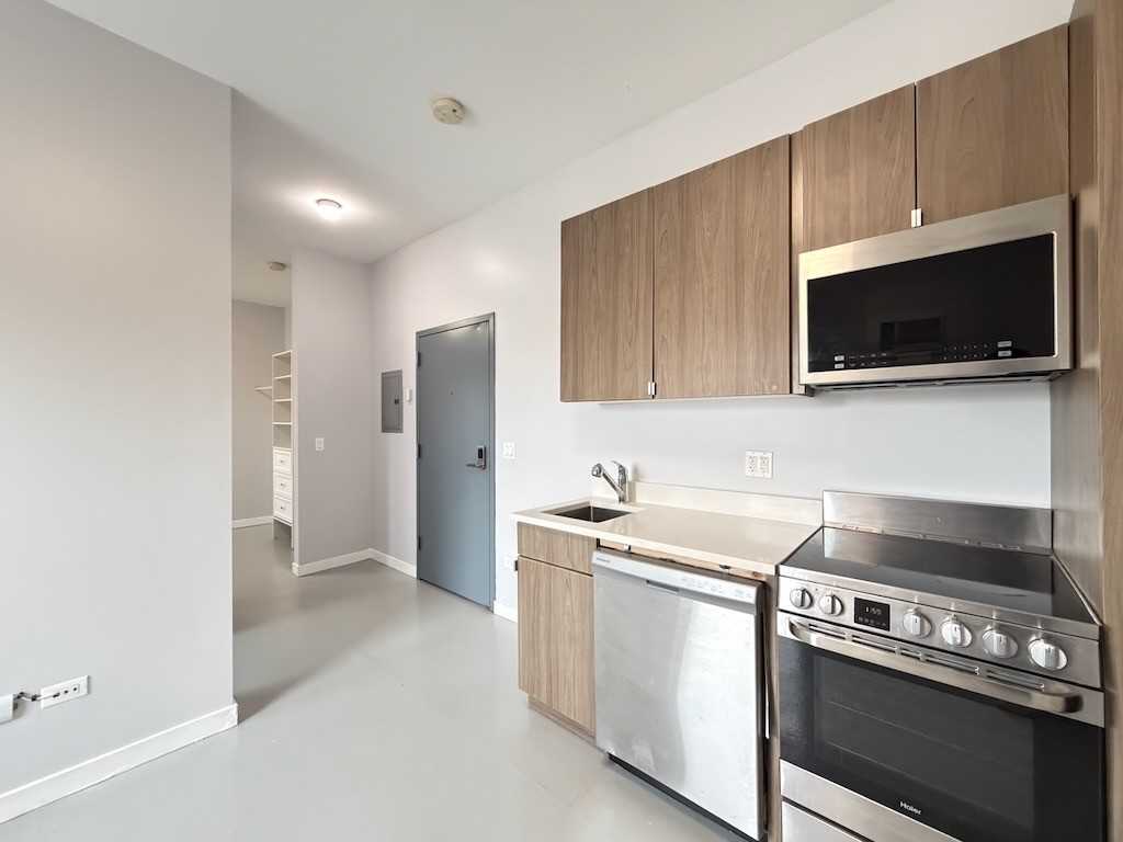 4700 N Racine Ave #302 - Photo 4 of 21