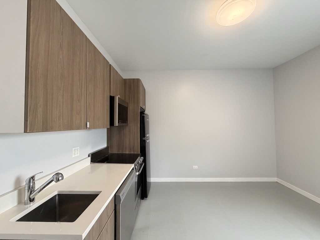 4700 N Racine Ave #302 - Photo 5 of 21