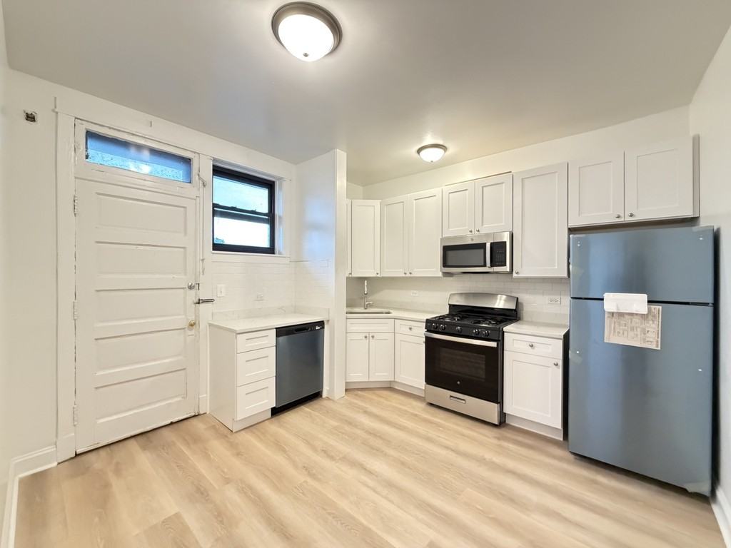 2640 N Milwaukee Ave #3 - Photo 2 of 21