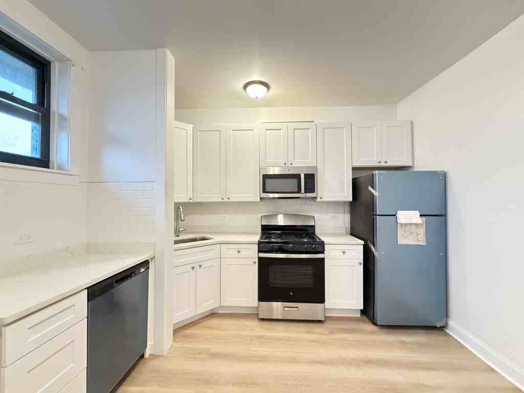 2640 N Milwaukee Ave #3 - Photo 3 of 21