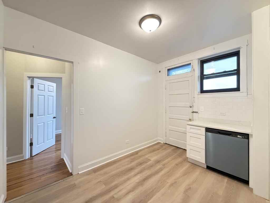 2640 N Milwaukee Ave #3 - Photo 6 of 21
