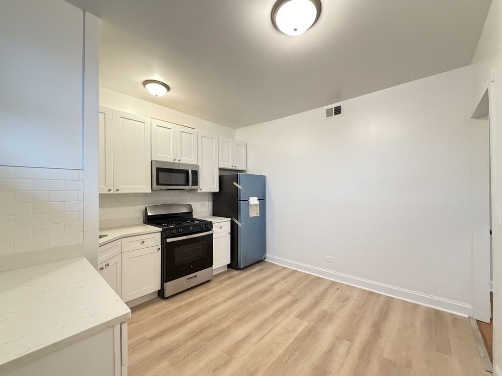 2640 N Milwaukee Ave #3 - Photo 7 of 21
