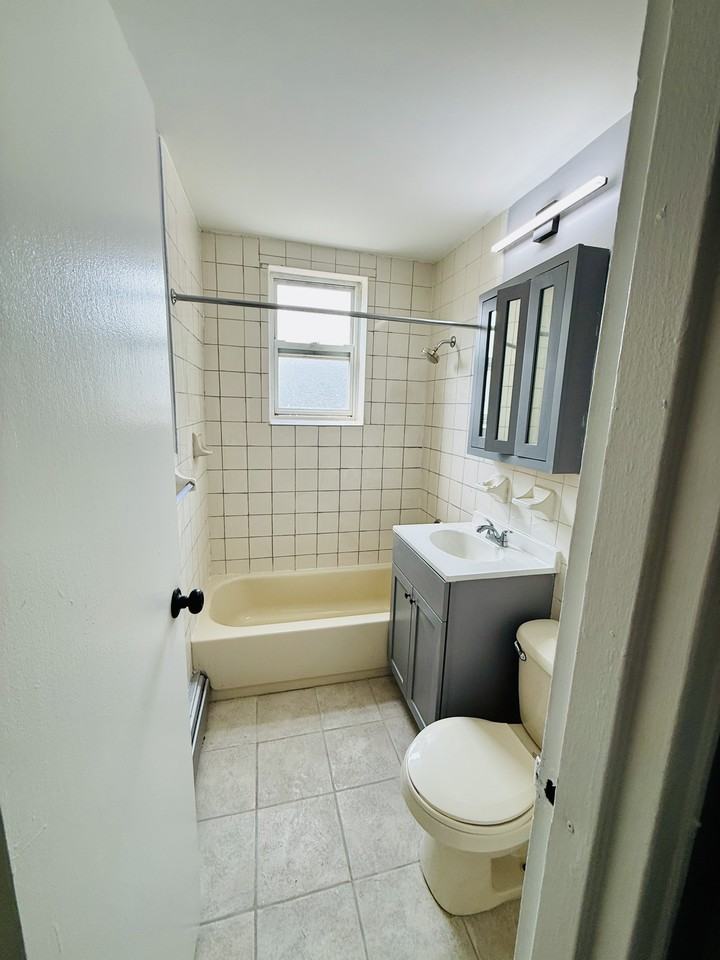 364 Williamson Street ##B11 - Photo 6 of 10