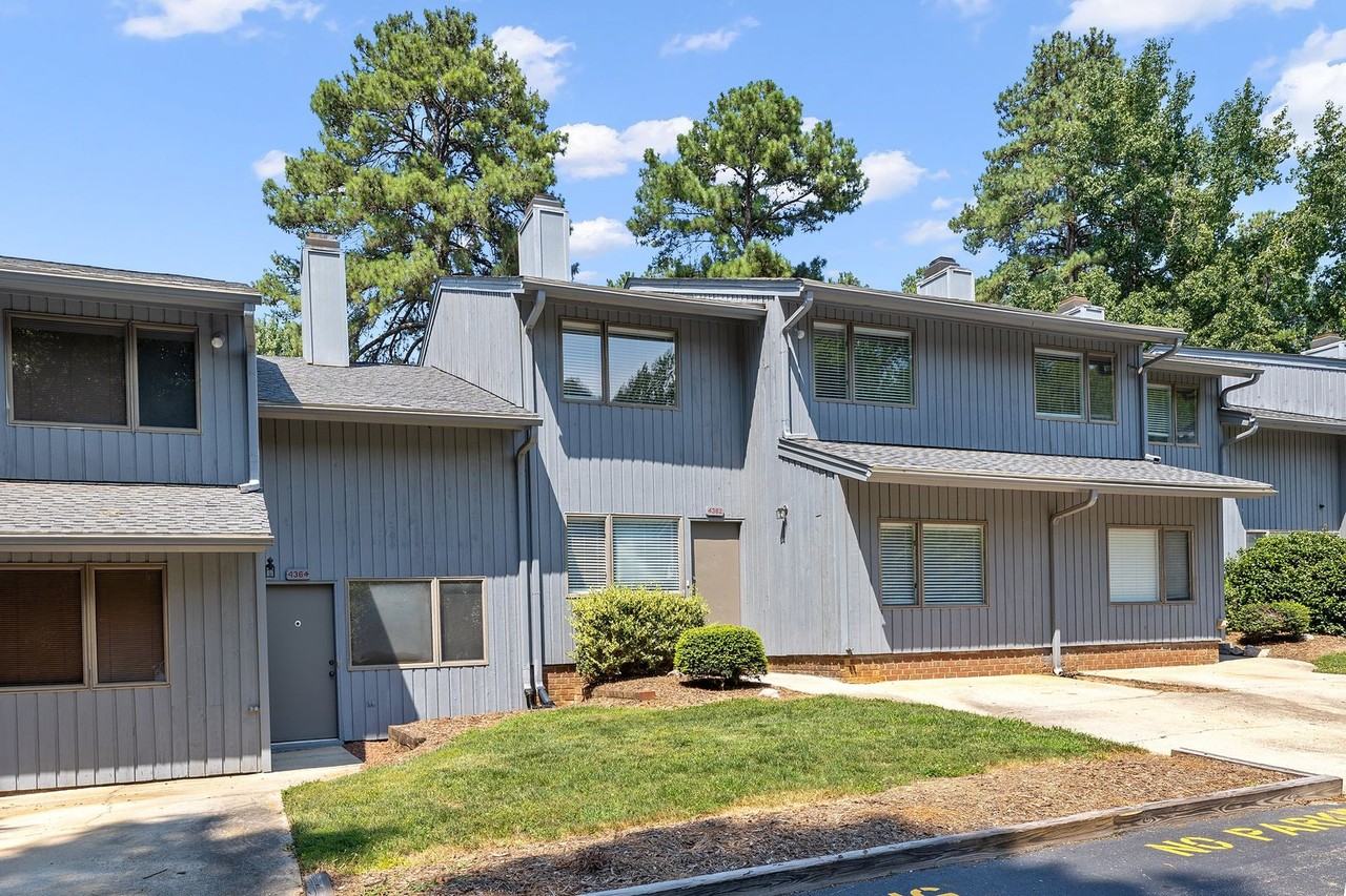 4362 Hunters Club Dr - Photo 2 of 40