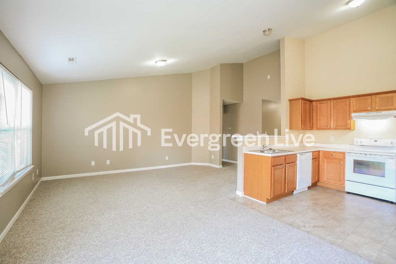 7736 Trisa Ct - Photo 4 of 15