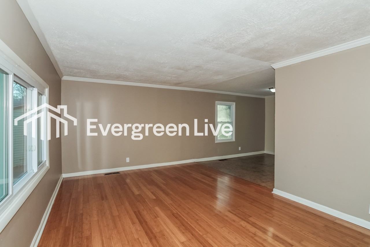 9502 Crestbrook Dr - Photo 4 of 14