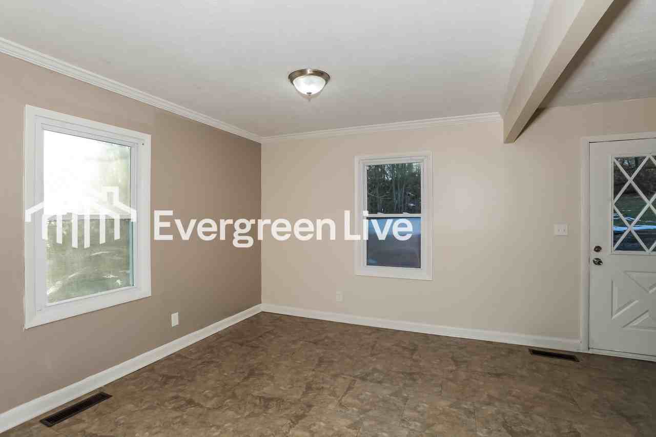9502 Crestbrook Dr - Photo 5 of 14