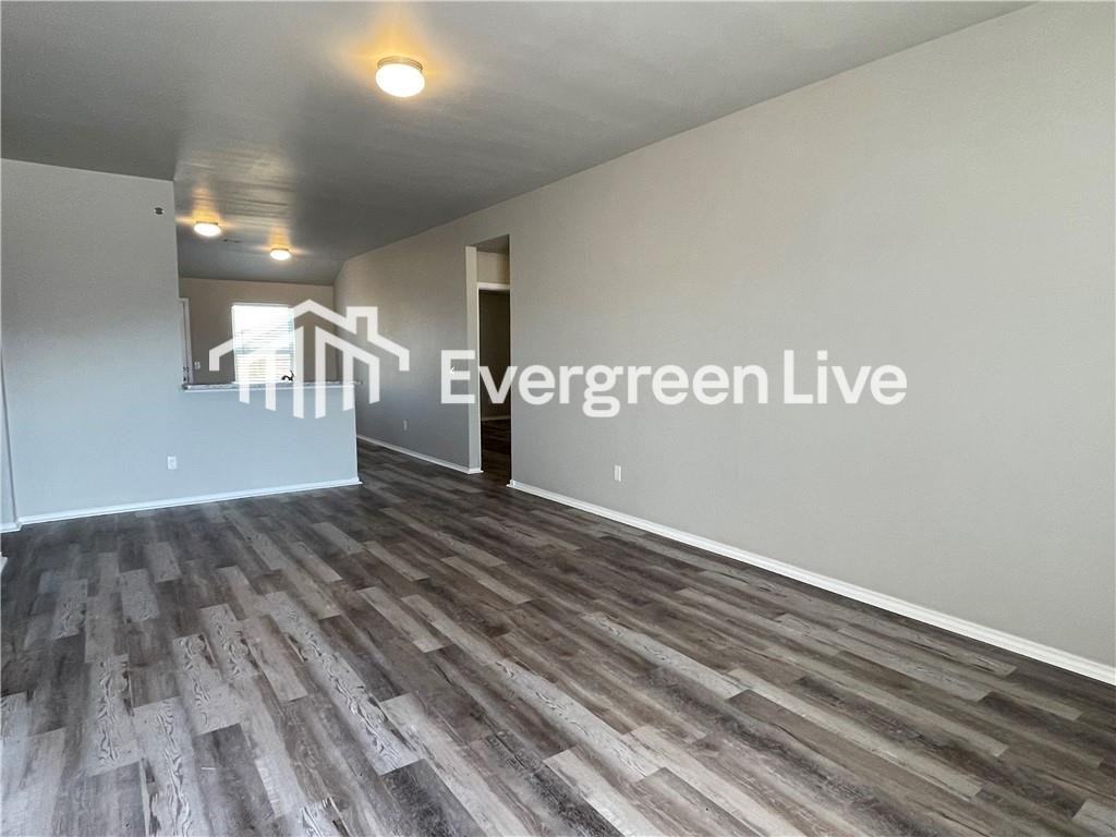 1016 N Scouts Court Way - Photo 3 of 12