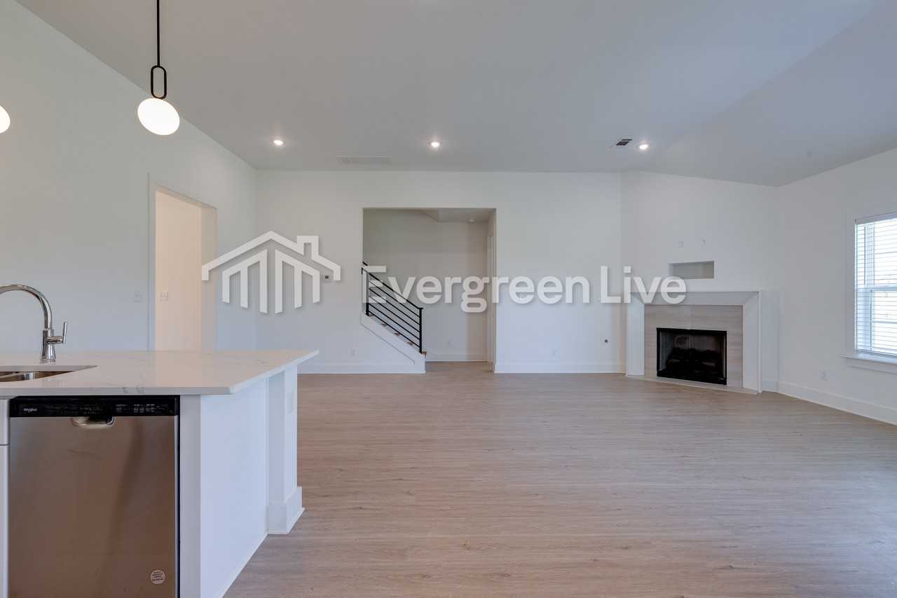 4243 Mcswain Dr - Photo 6 of 28