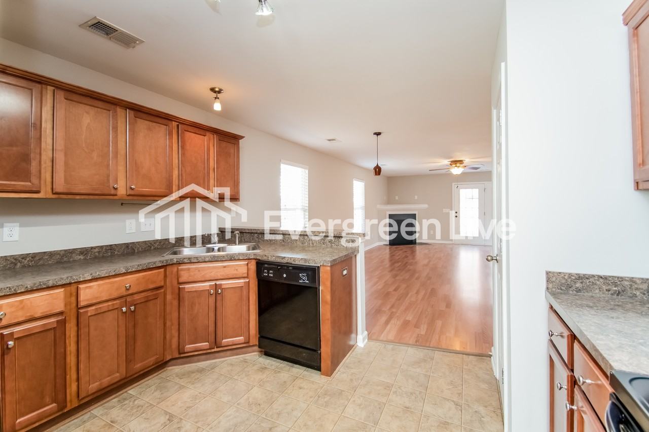 35 Cosentino Ct - Photo 3 of 15