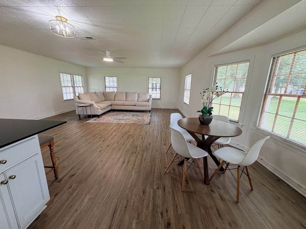 1315 8th St - Photo 2 of 19