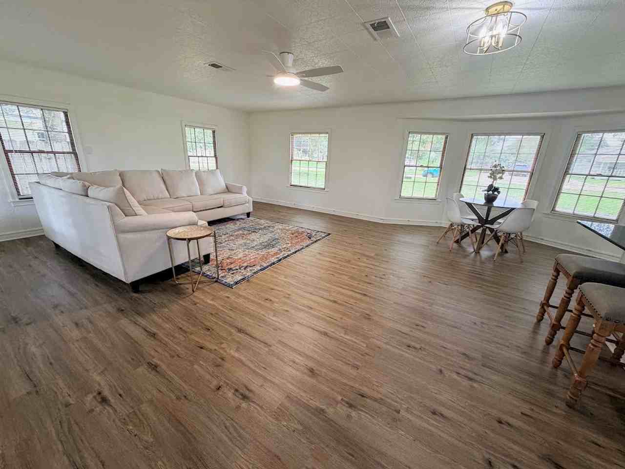 1315 8th St - Photo 3 of 19