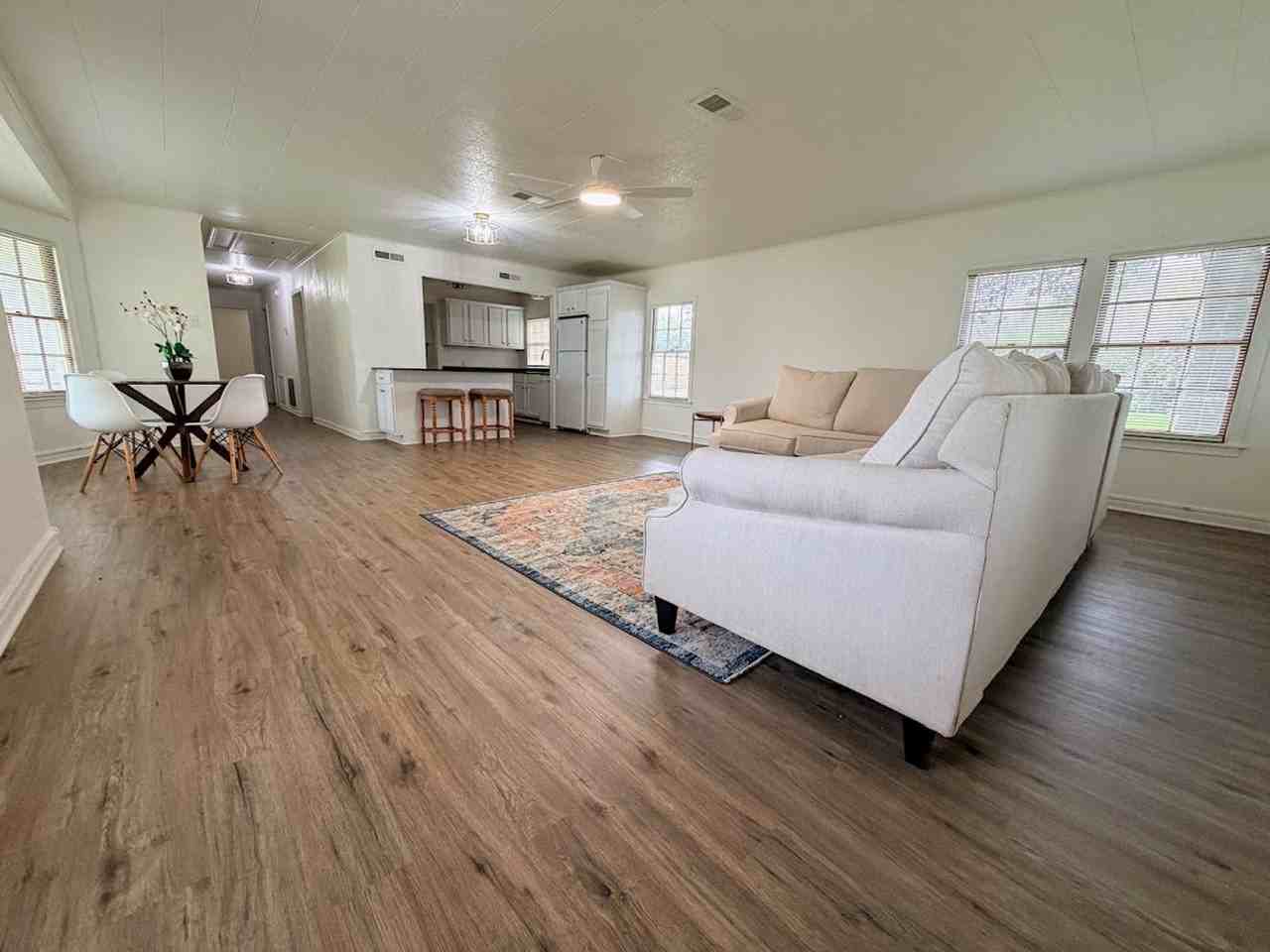1315 8th St - Photo 4 of 19