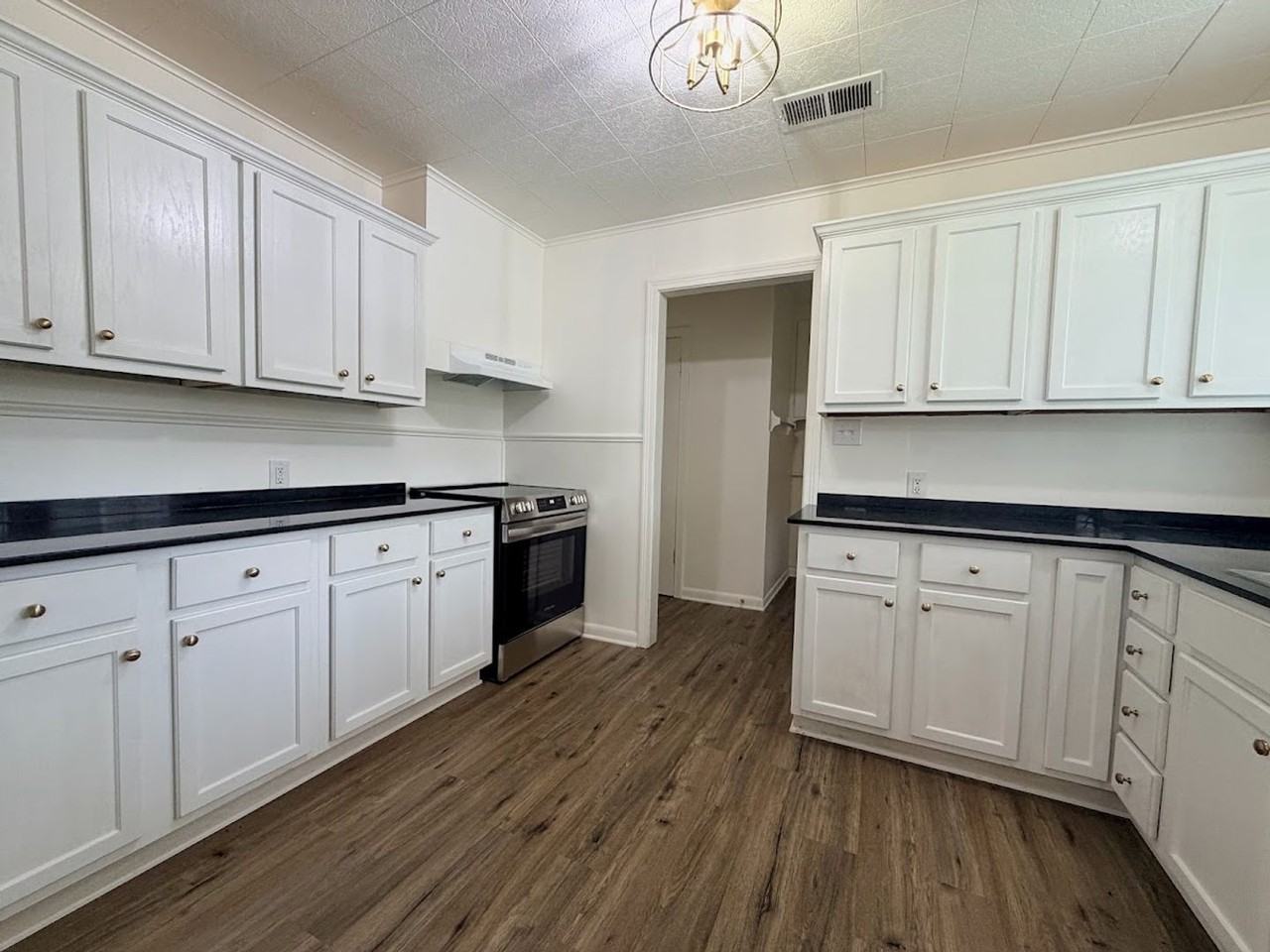 1315 8th St - Photo 7 of 19