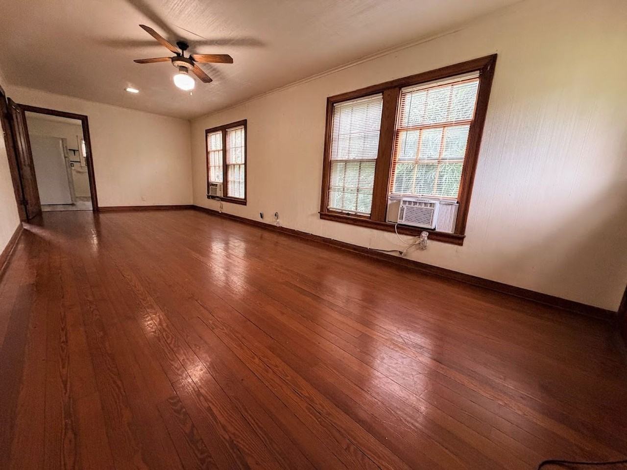 1315 1/2 8th St - Photo 2 of 12
