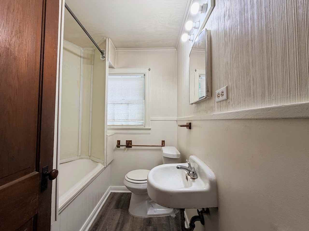 1315 1/2 8th St - Photo 6 of 12