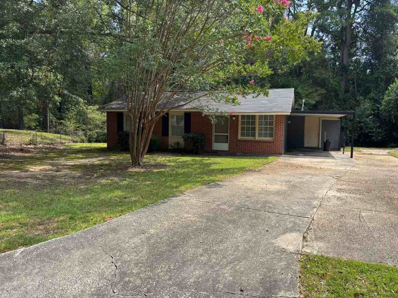 468 Bowen Blvd - Photo 2 of 15