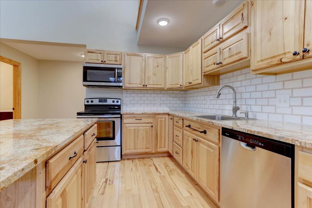 1725 Majestic Dr - Photo 4 of 18