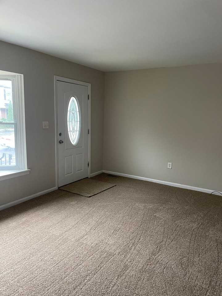 111 Elliot St - Photo 7 of 23