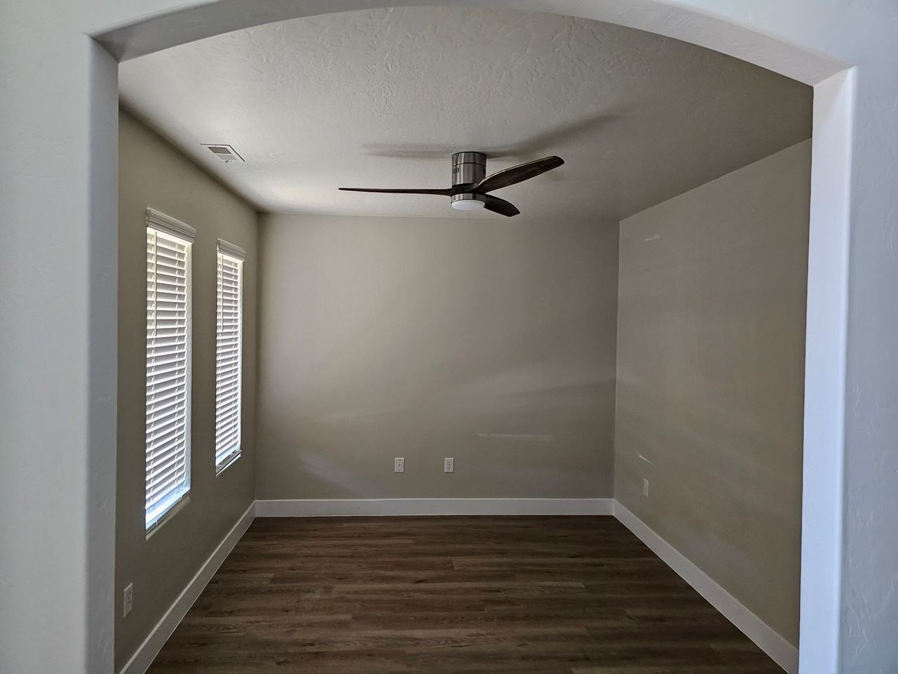 445 W River Willow Ln - Photo 7 of 23