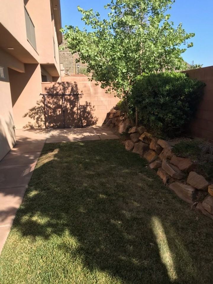 1385 Clinton Way - Photo 3 of 26