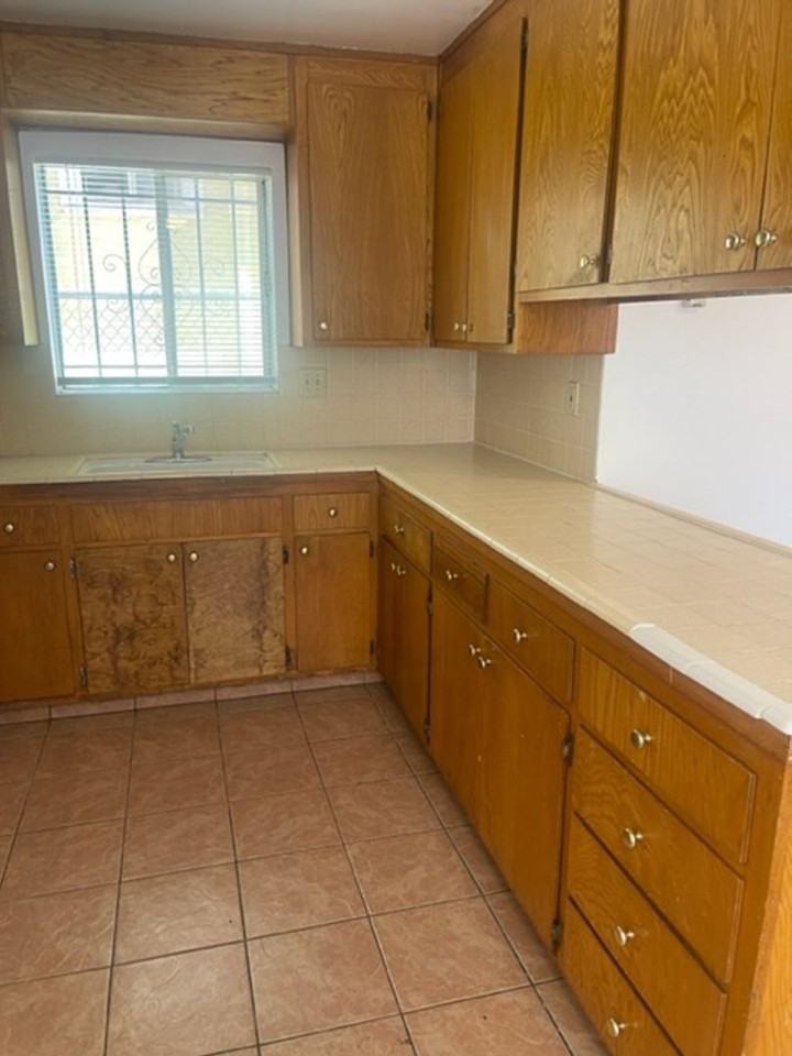 1144 90th Ave - Photo 6 of 14