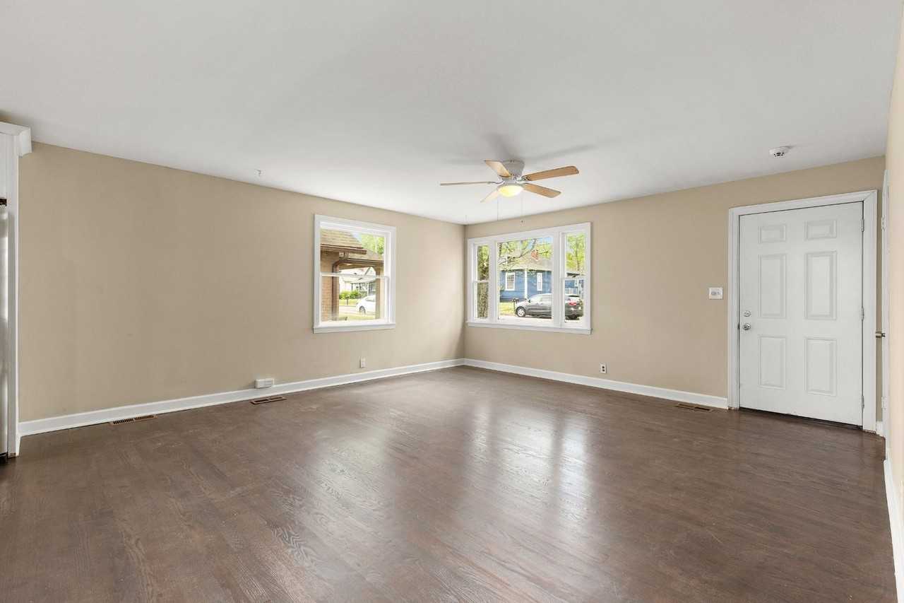 1025 N 6th St - Photo 4 of 18