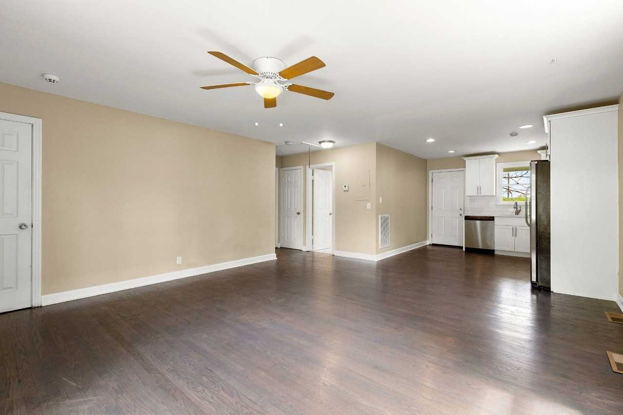 1025 N 6th St - Photo 5 of 18