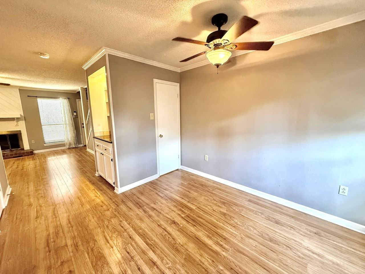 955 Ridgepoint Ct - Photo 7 of 20