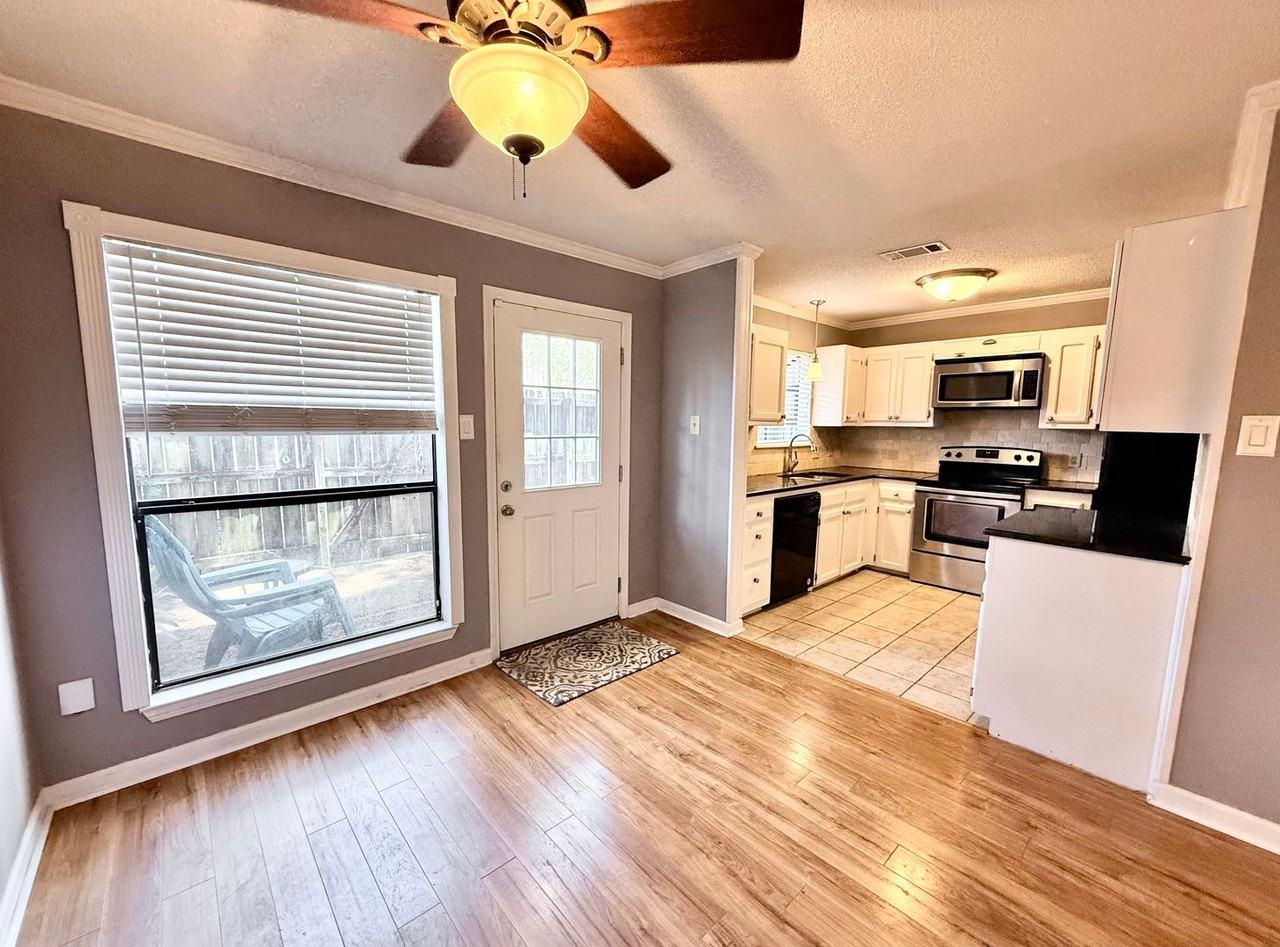 955 Ridgepoint Ct - Photo 7 of 19