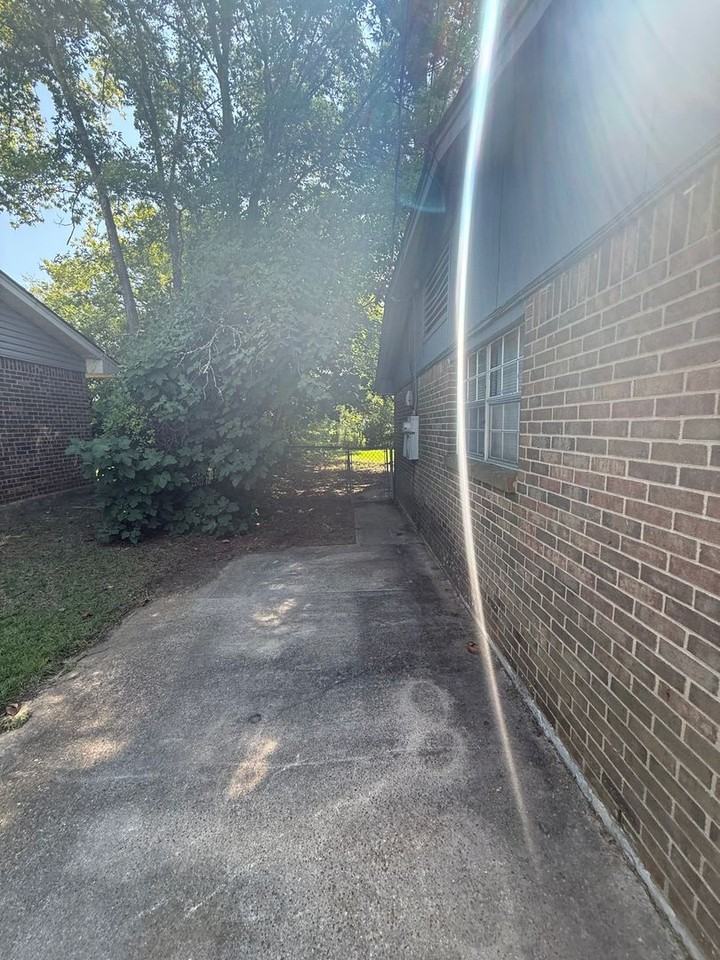 5953 Oakleigh Rd - Photo 3 of 13