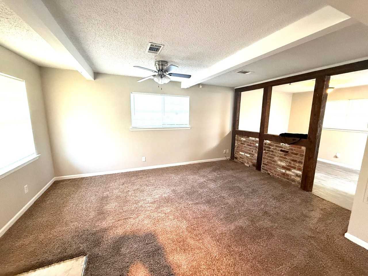 5953 Oakleigh Rd - Photo 5 of 13