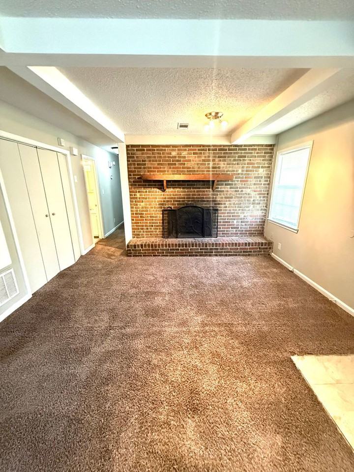 5953 Oakleigh Rd - Photo 6 of 13