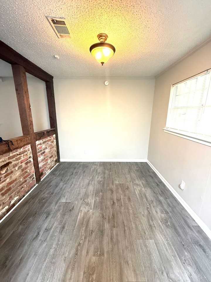 5953 Oakleigh Rd - Photo 7 of 13