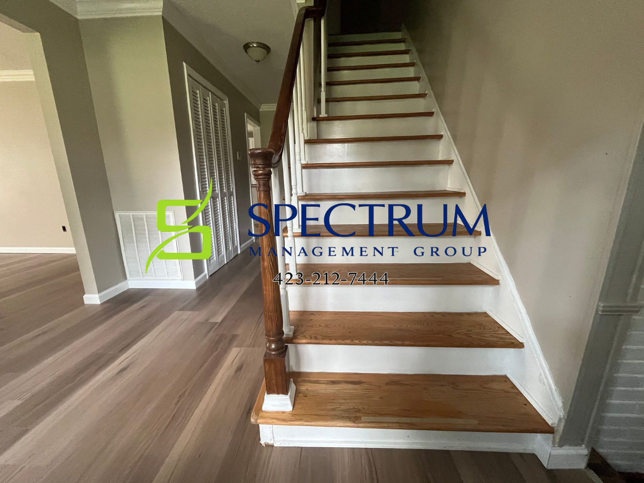 723 White Oak Cir - Photo 2 of 25