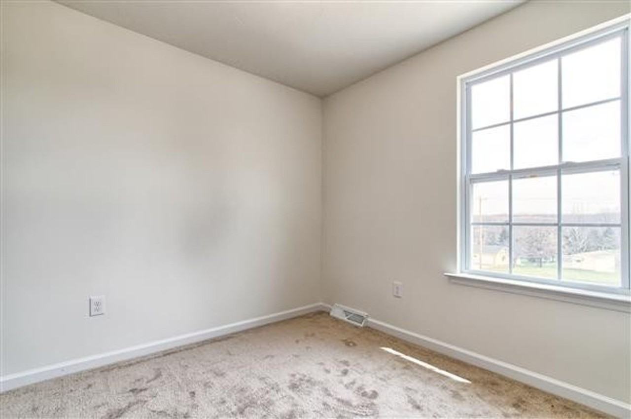 1241 Ledge Dr - Photo 2 of 20