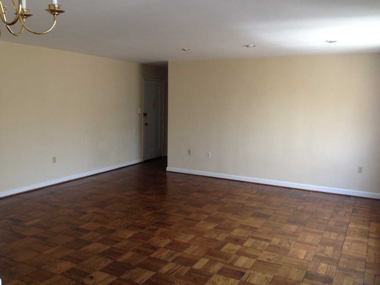4114 Davis Pl Nw - Photo 3 of 9