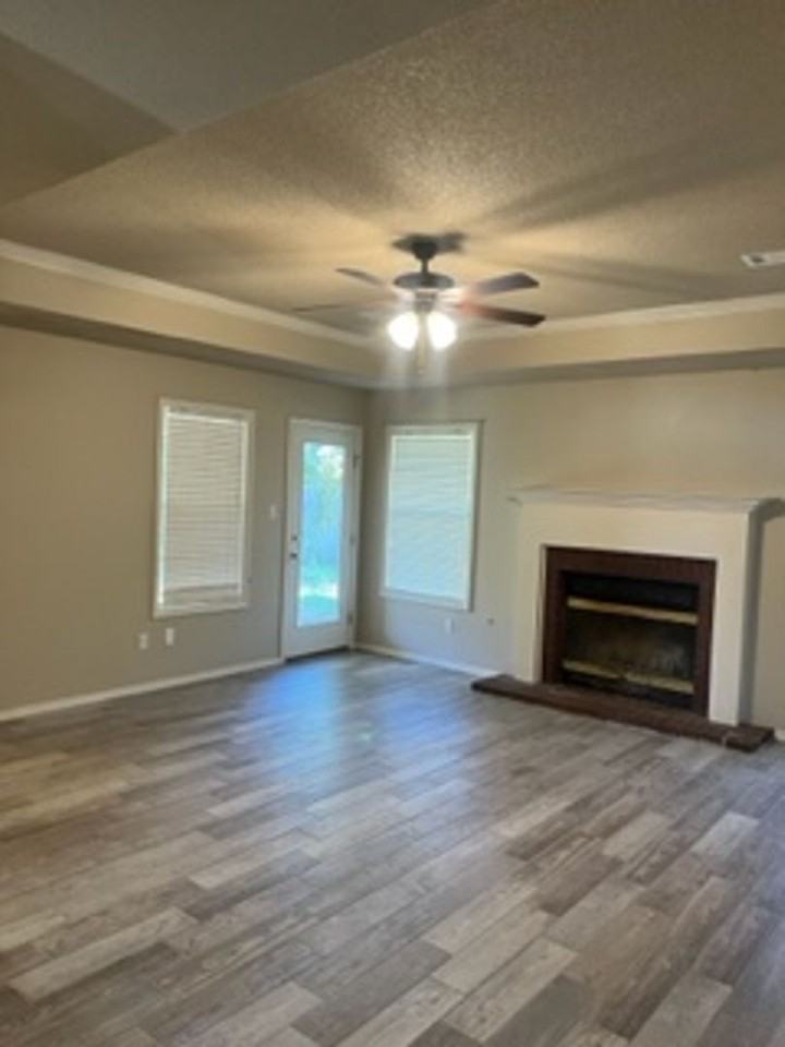 5713 Remington Way - Photo 4 of 11
