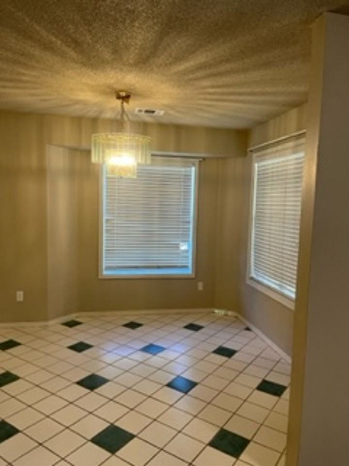 5713 Remington Way - Photo 6 of 11