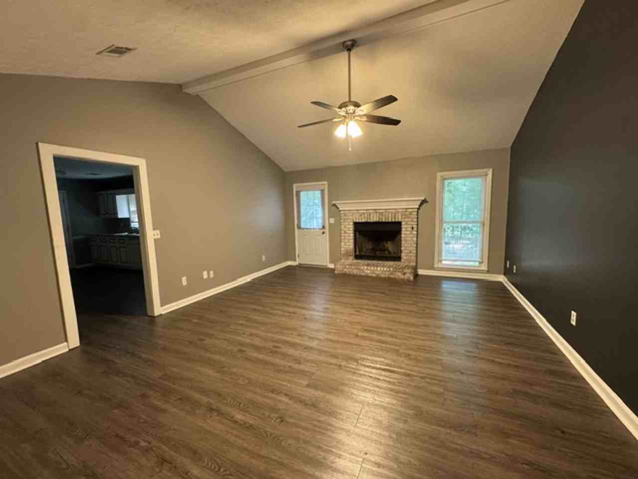 108 Wolverine Ct - Photo 2 of 12