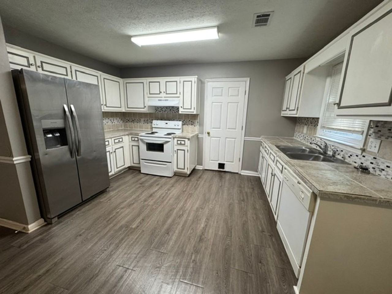 108 Wolverine Ct - Photo 4 of 12