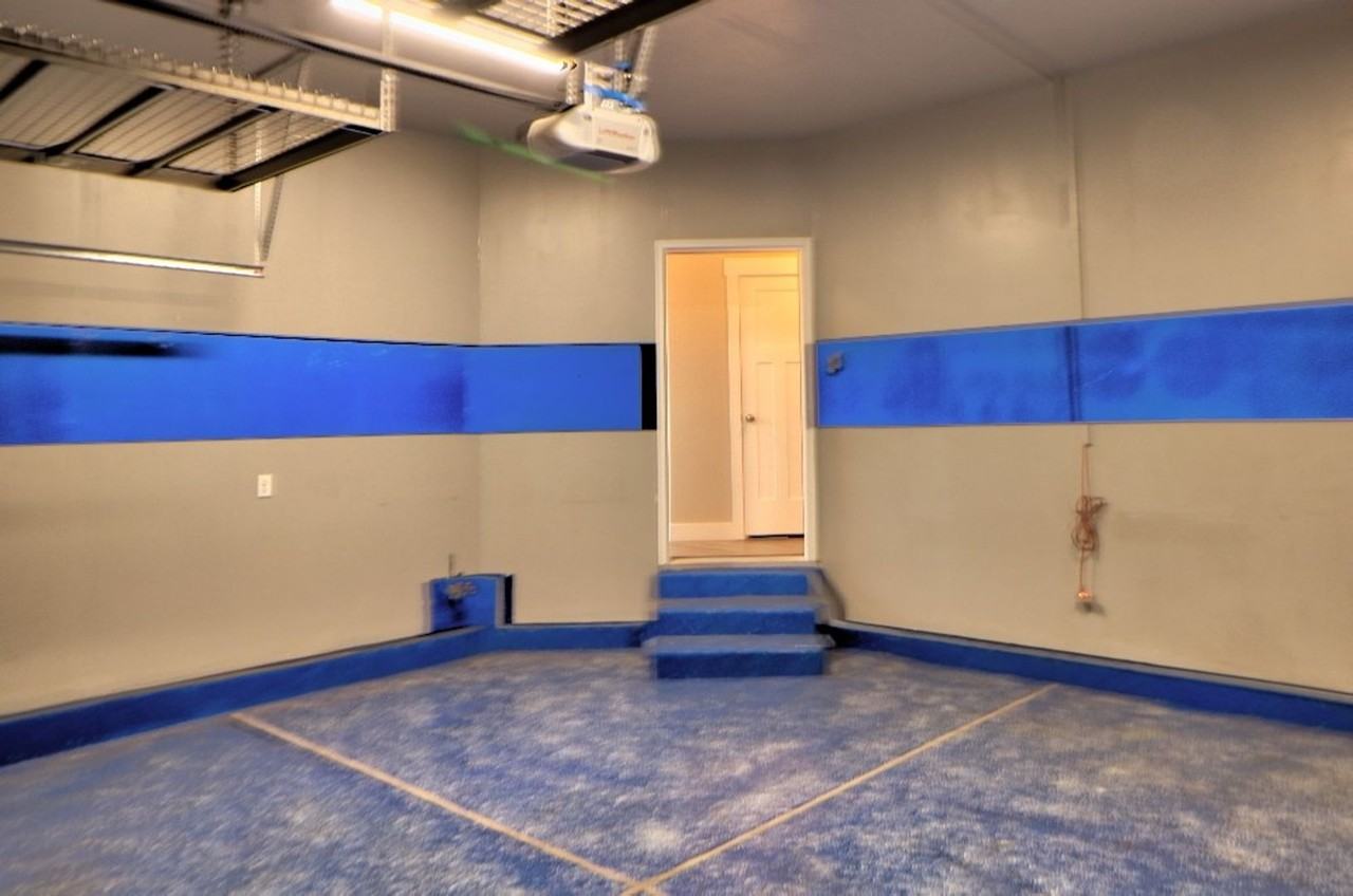 7440 N Hutch Ln - Photo 5 of 32