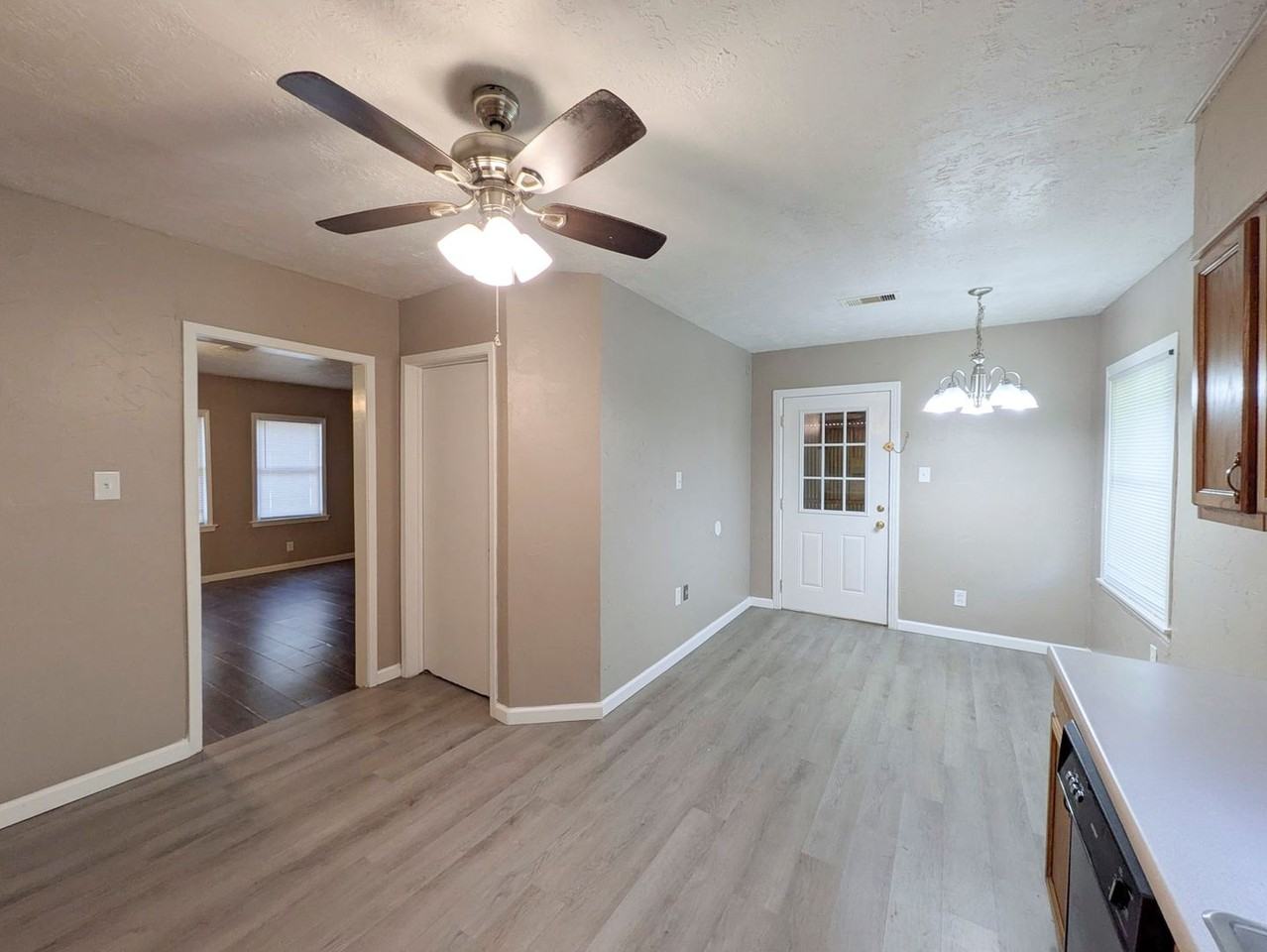 707 S 13th St - Photo 5 of 16