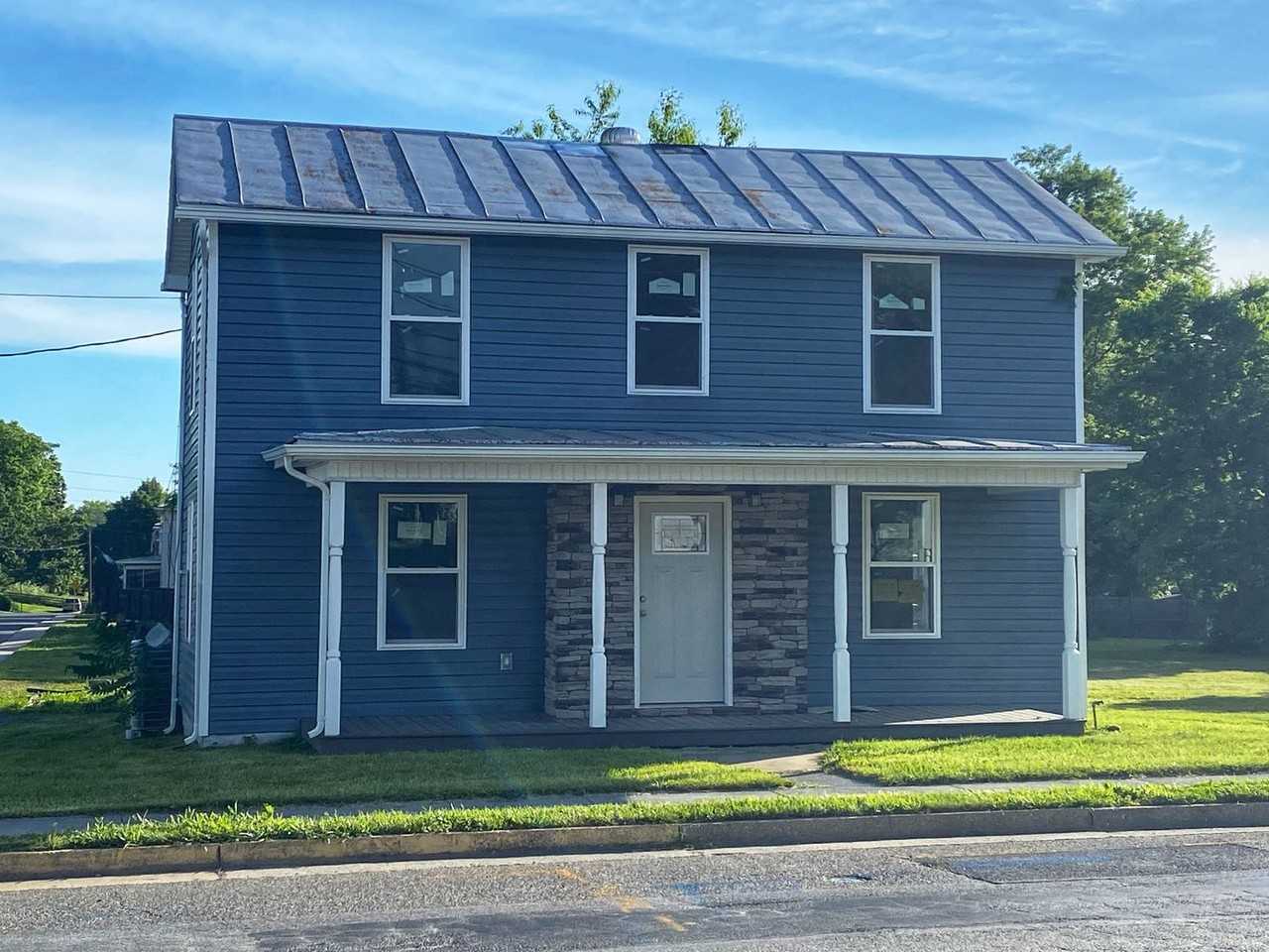 227 E Lee St #B - Photo 2 of 11